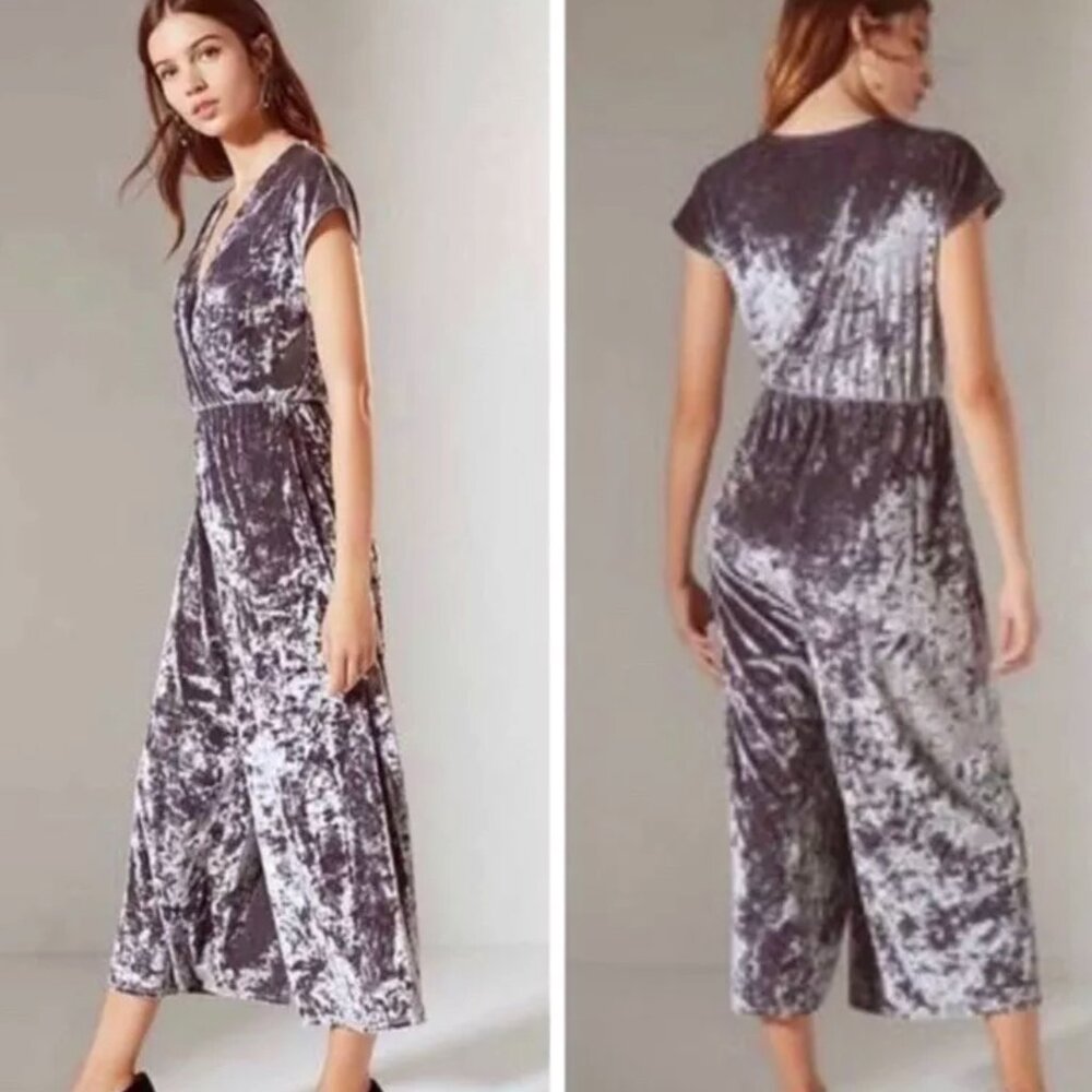 Urban Outfitters NWT $78MSRP Velvet Crop Romper  Grey